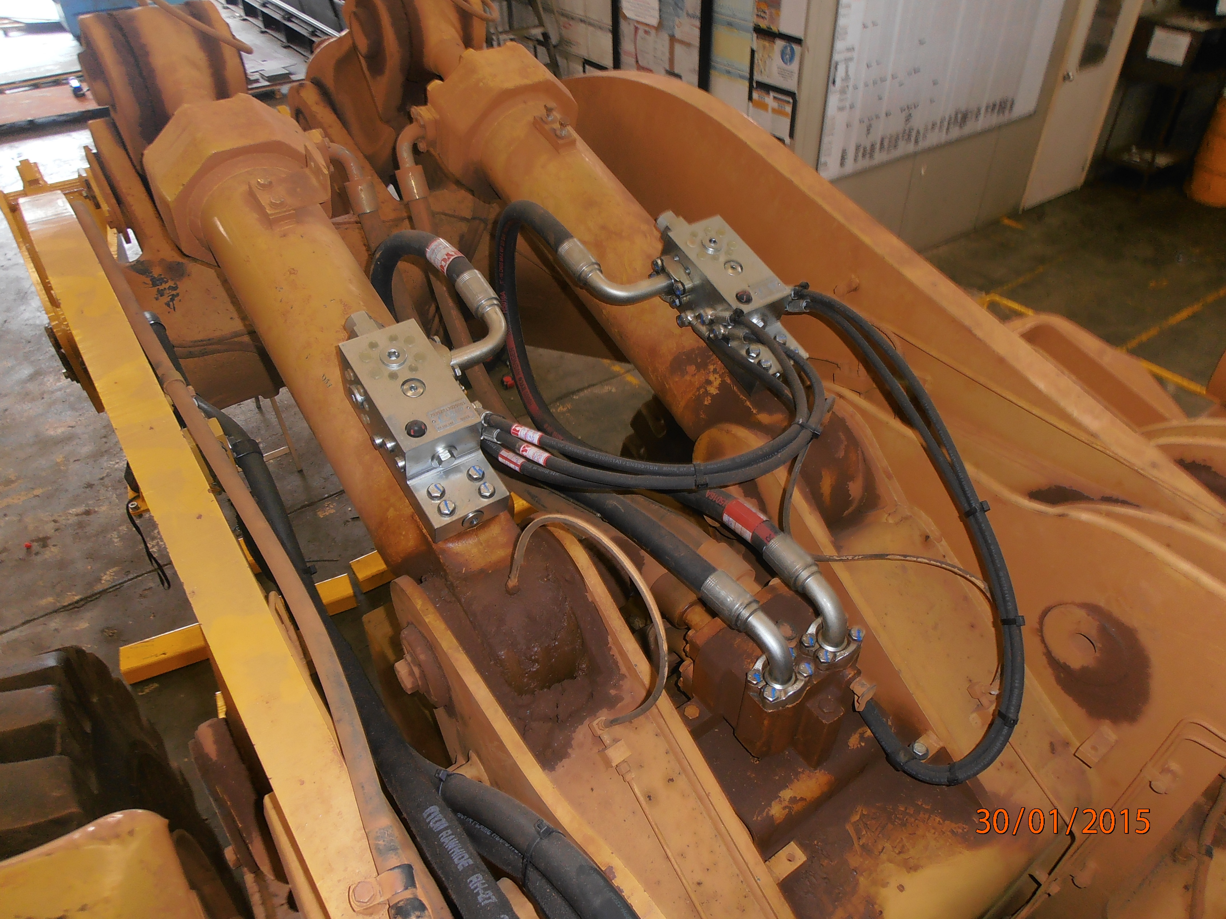 CAT 980 HOSE BURST PROTECTION KIT INSTALLATION Hama Hydraulics